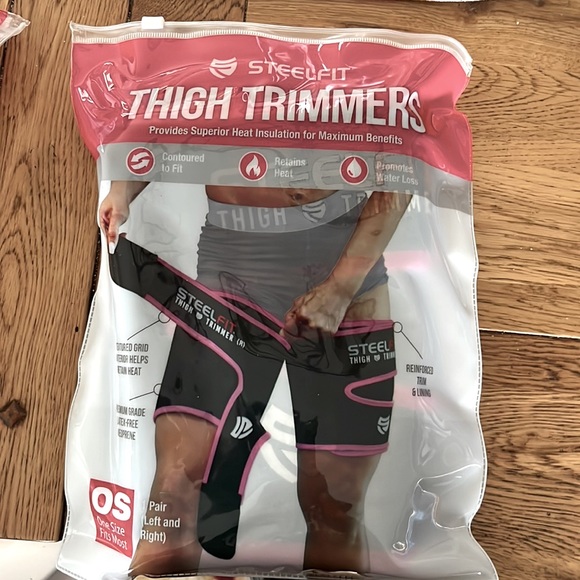 NIB- SteelFit adjustable thigh trimmers- works likes a waist trainer but on legs - Picture 3 of 4